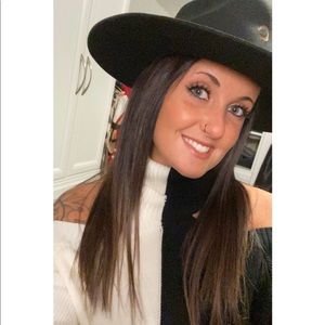 Meet your Posher, Mikayla